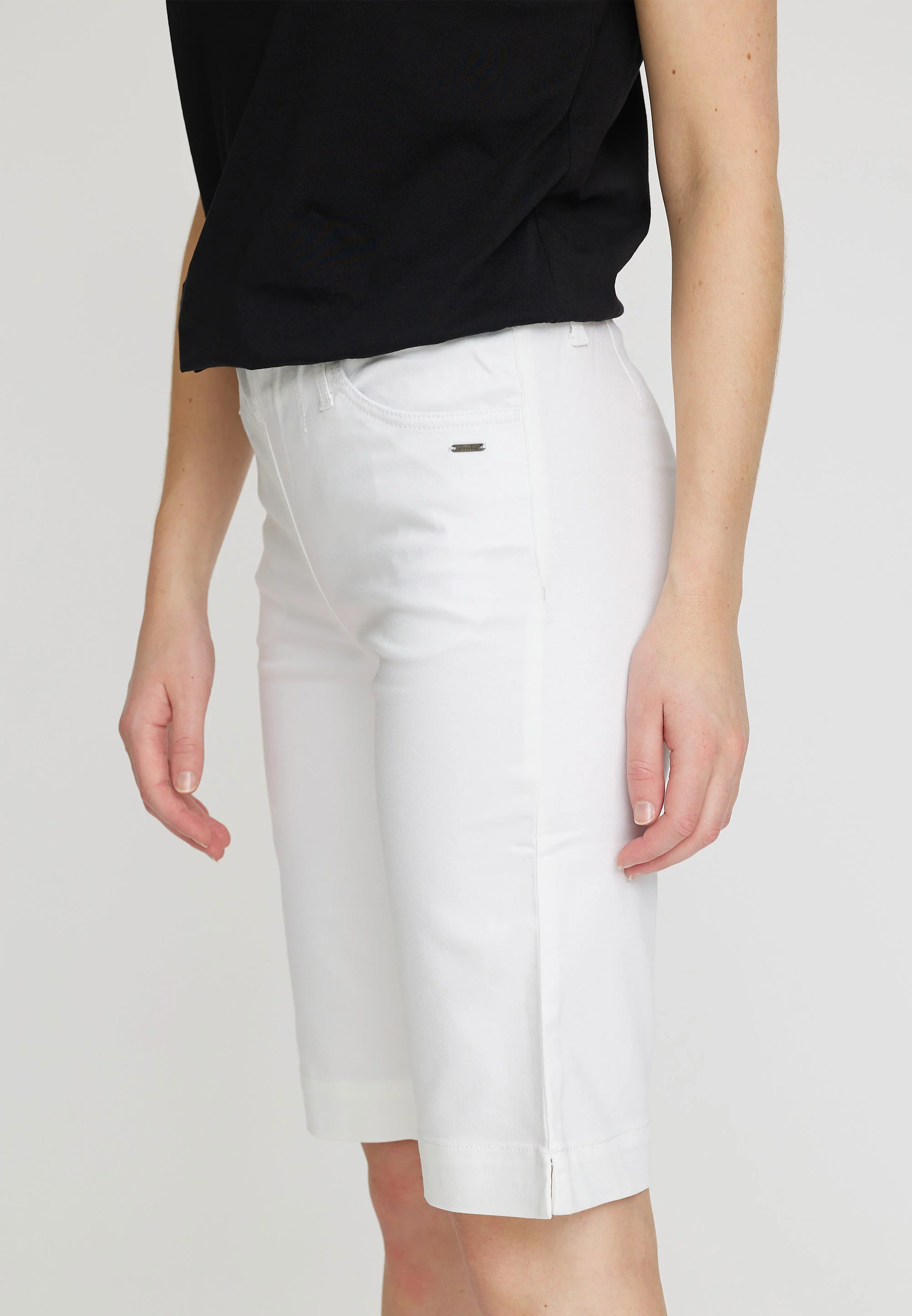 Kelly Regular Shorts - White - Image 5