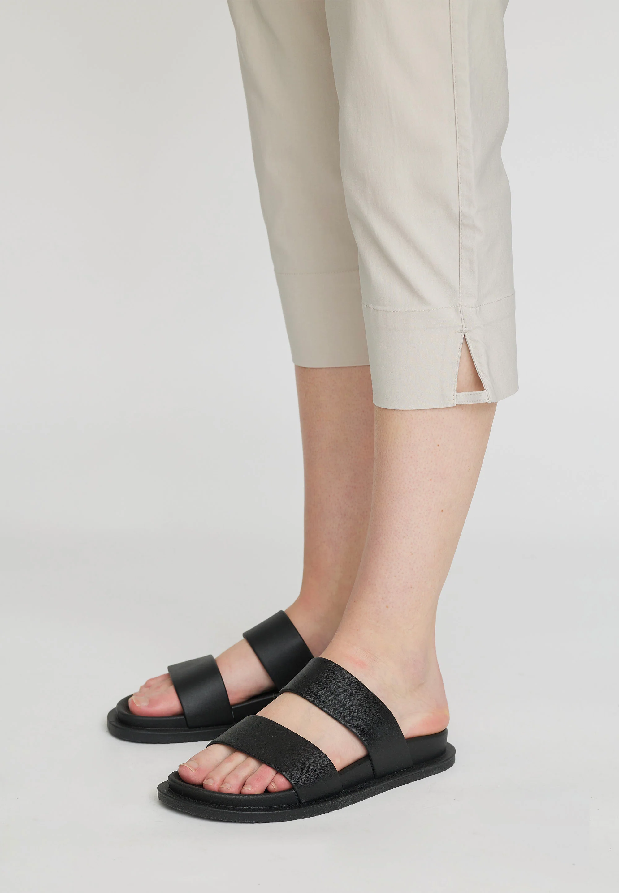 Anabelle Regular Capri Medium Length - Grey Sand - Image 3